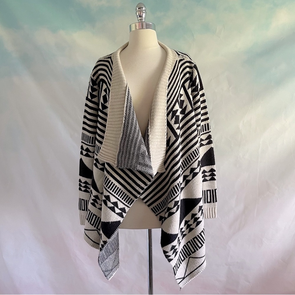 Geometric Black and White Women's Sweater
